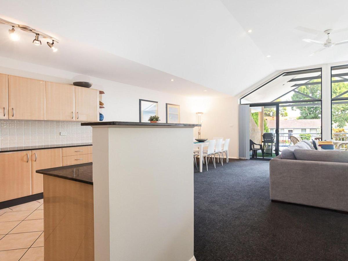 Sienna, 27A Christmas Bush Avenue - Duplex With Aircon, Wi-Fi And Close To Dutchie'S Beach Nelson Bay Exterior photo